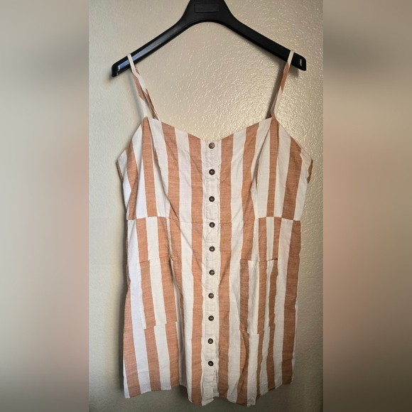 Forever 21 Dresses & Skirts - Forever 21 Tan and Cream Sleeveless Mini Dress